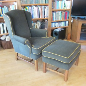 The client chose a heavy weight khaki fabric with contrast trim to coordinate with her new decorating scheme